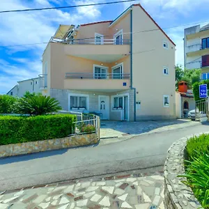 Jela Apartament