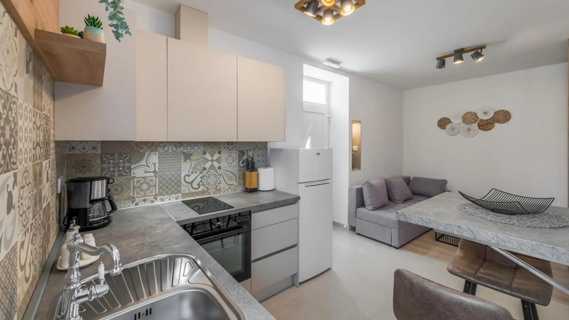 Luxury Central Apartments Evala Trogir 0*,